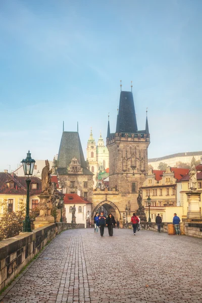 Prag'daki Charles Köprüsü ile Old Town — Stok fotoğraf