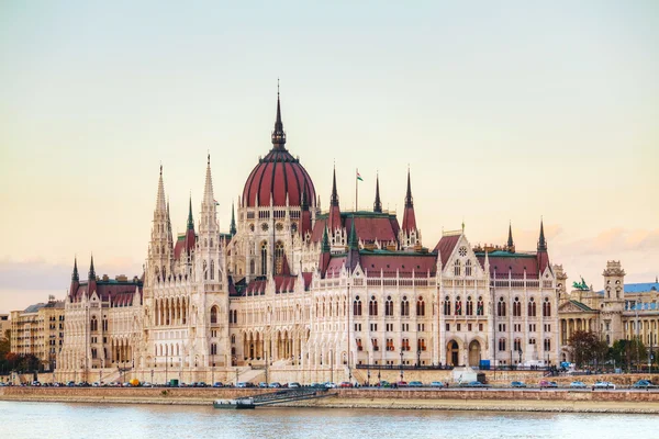 Edifício do parlamento em budapest, hungary — Fotografia de Stock