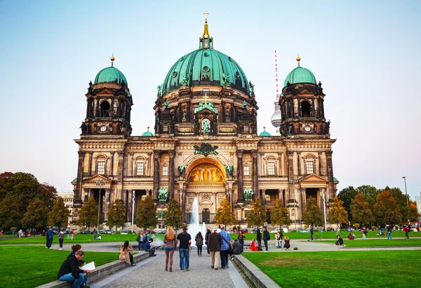 Berliner Dom à noite — Fotografia de Stock