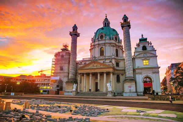 Chiesa di San Carlo (Karlskirche) a Vienna, Austria — Foto Stock