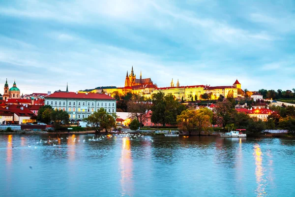 Vista general del paisaje urbano de Praga Vieja — Foto de Stock