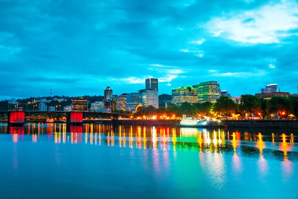 Gece vakti Portland şehri görünümünde — Stok fotoğraf