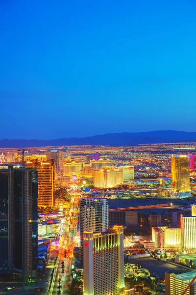 Vista general del centro de Las Vegas en la noche — Foto de Stock