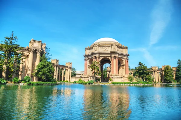 Palace of fine arts i san francisco — Stockfoto