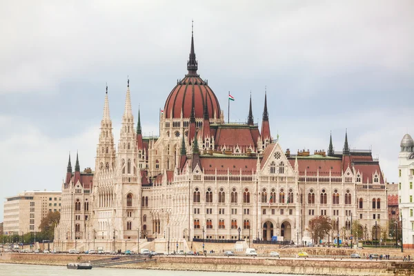 Parlamentsbyggnad i Budapest, Ungern — Stockfoto