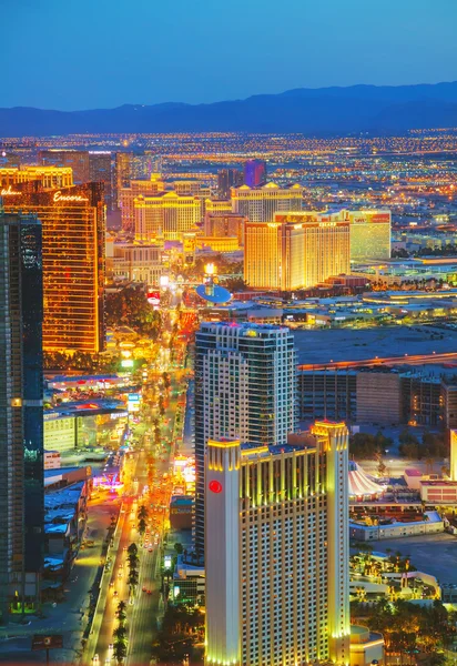 Overzicht van de binnenstad van Las Vegas in de nacht — Stockfoto