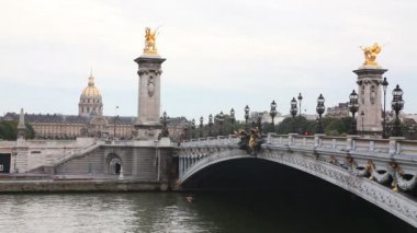 Paris'teki Köprü alexandre III