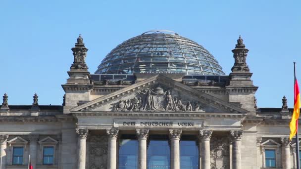 Berlin 'deki Reichstag binası — Stok video