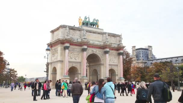 Triumphbogen in Paris auf dem Karussellplatz — Stockvideo