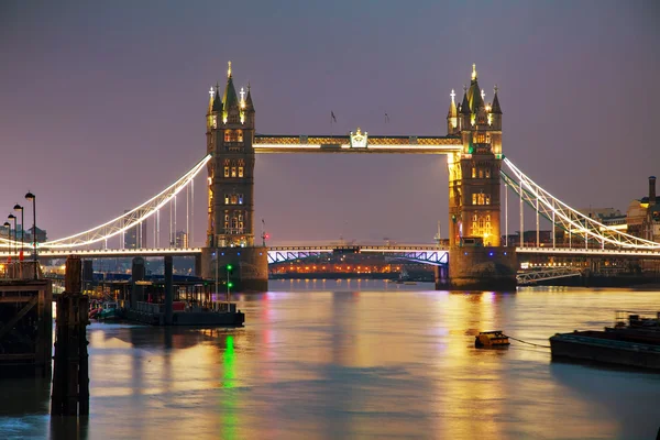 Tower Bridge in London — Stockfoto