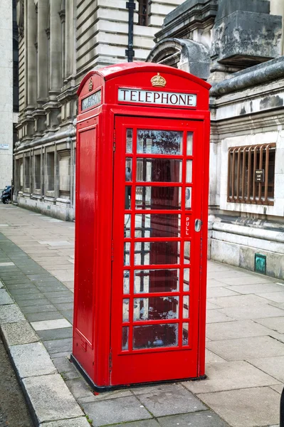 Červená telefonní budka v Londýně — Stock fotografie