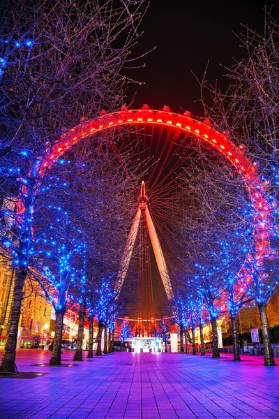 A roda gigante olho de Londres à noite — Fotografia de Stock