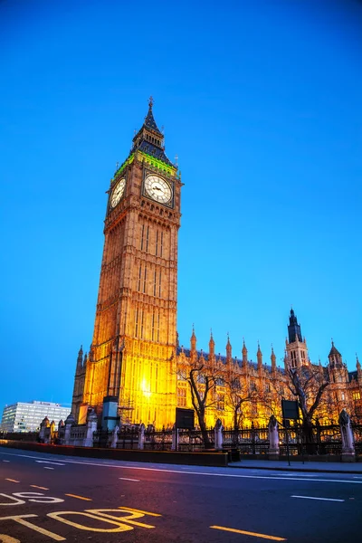 Elizabeth (klocka) tower i London — Stockfoto