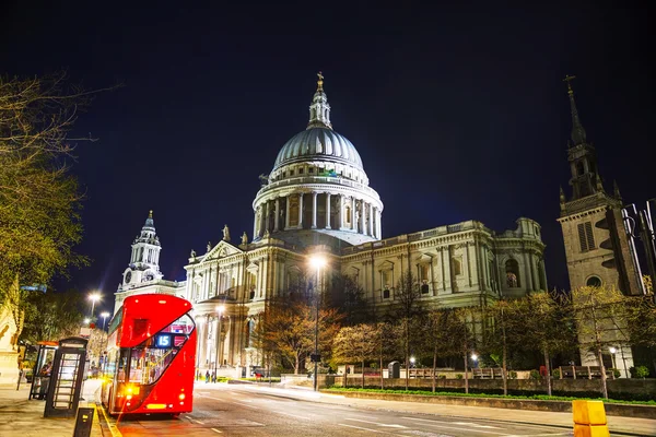 Cathédrale Saint-Pauls à Londres — Photo