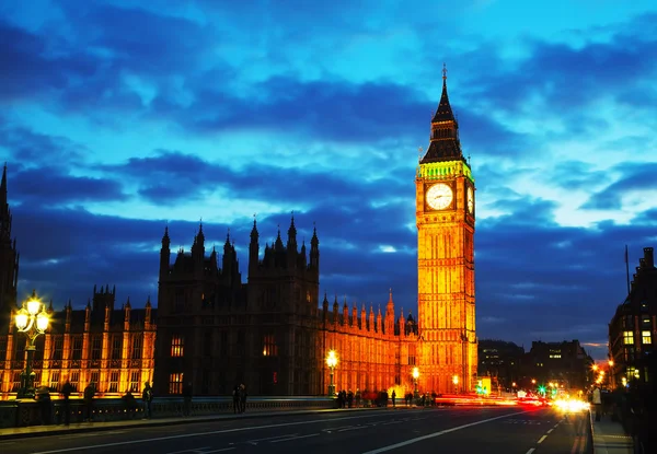 The Elizabeth Tower at night — Stock Photo, Image