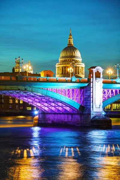 Catedral de Saint Pauls en Londres — Foto de Stock