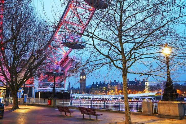 Overview of London with the Elizabeth Tower in London — Stock Photo, Image