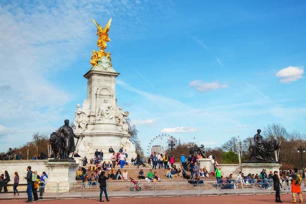 Queen Victoria memorial monument in London — Stock Photo, Image