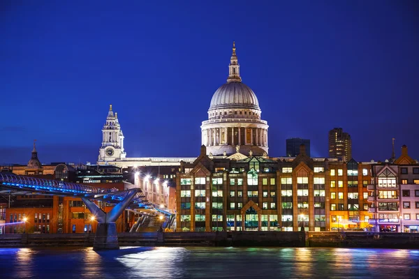 Catedral de Saint Pauls en Londres — Foto de Stock