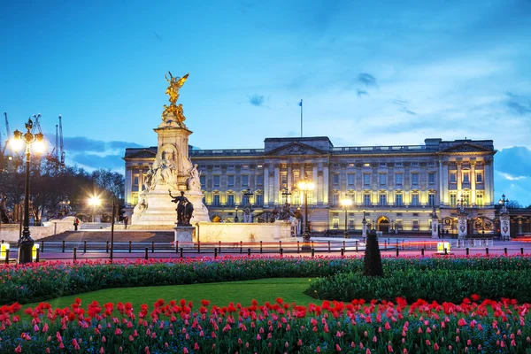 Buckingham palace i London, Storbritannien — Stockfoto