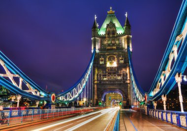 Londra 'daki kule köprüsü