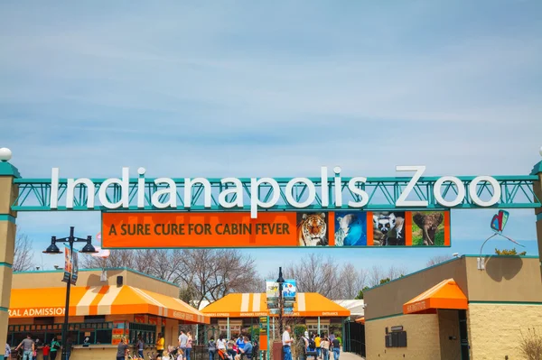 Wejście do Indianapolis Zoo — Zdjęcie stockowe