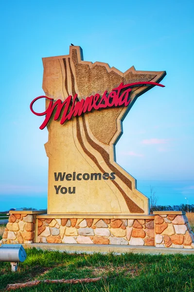 Minnesota welcomes you sign — Stock Photo, Image