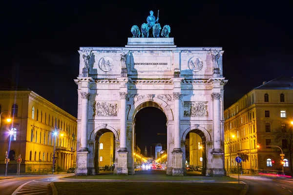 Триумфальная арка ворот Победы — стоковое фото