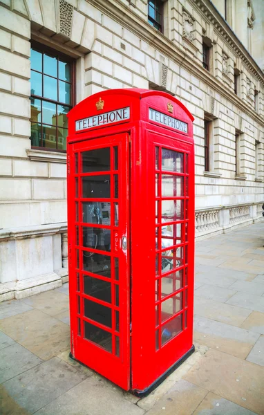 Berömda röda telefonkiosken — Stockfoto