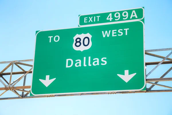 Sinal de estrada Dallas — Fotografia de Stock