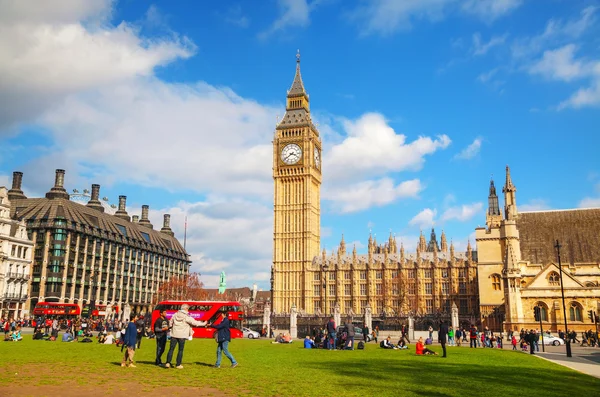 A londoni Parlament-téren — Stock Fotó