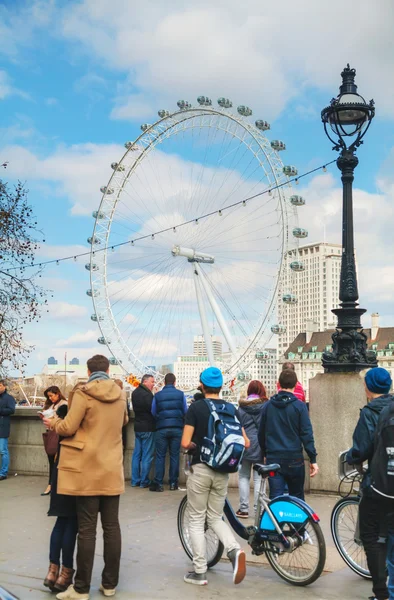 Eye Ferris wheel — Stockfoto