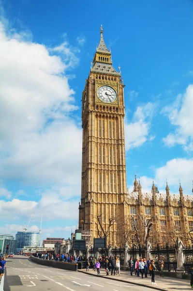 Elizabeth věže a domy parlamentu — Stock fotografie
