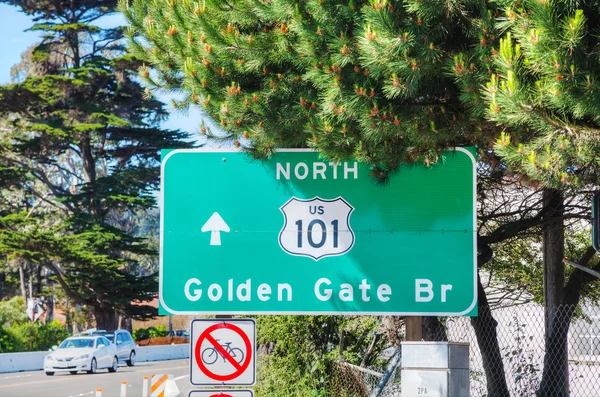 Golden Gate bridge sign