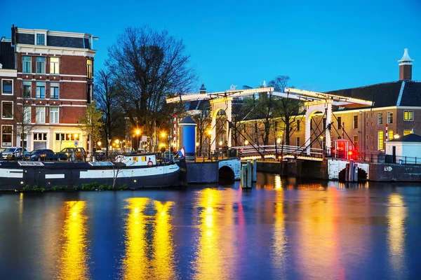 Nacht Stadtansicht von Amsterdam — Stockfoto