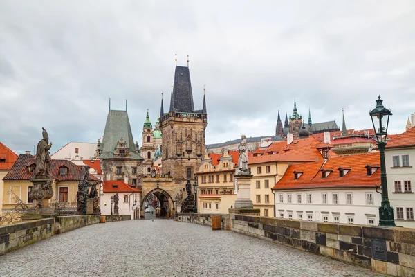 Prag 'daki Charles Köprüsü — Stok fotoğraf