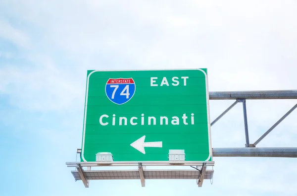 Road sign to Cincinnati — Stok fotoğraf