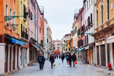 Venedik kalabalık Caddesi