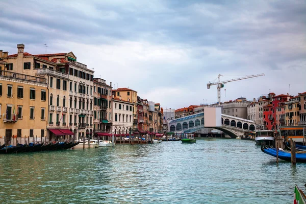 Rialto-Brücke in Venedig — Stockfoto