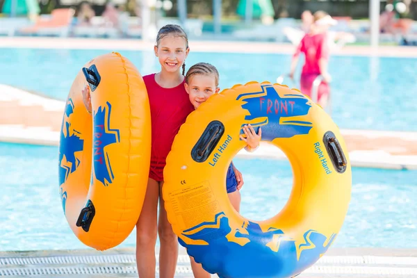 Jolies Filles Heureuses Dans Aquapark Amusment Été Concept Vacances — Photo