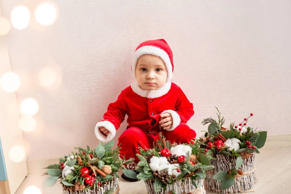 Aranyos Kis Mikulás Karácsonyi Virág Dekoráció Ünnepi Karácsonyi Hangulat — Stock Fotó