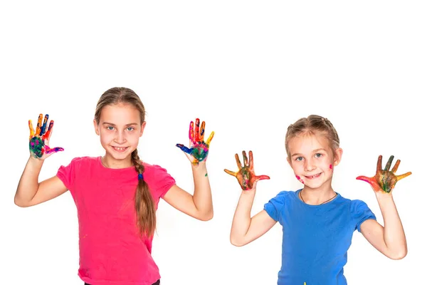 Gelukkige Meisjes Met Handen Verf Geïsoleerd Wit Kunstconcept — Stockfoto