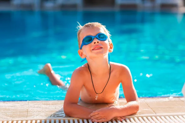 Cute Happy Little Boy Goggles Swimming Snorking Swimming Pool Swimming — Stock Photo, Image