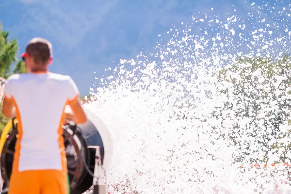 Fiesta de espuma en la playa . — Foto de Stock