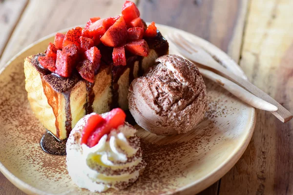 Strawberry cake — Stock Photo, Image