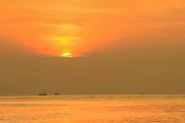 海洋中的日出 — 图库照片