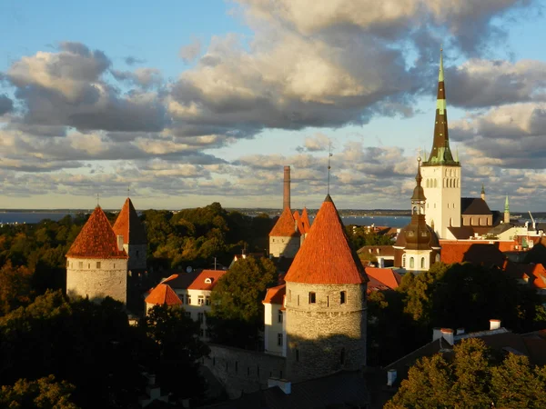 Eski kasaba çatılar