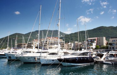  Lüks Yatlar Porto Karadağ