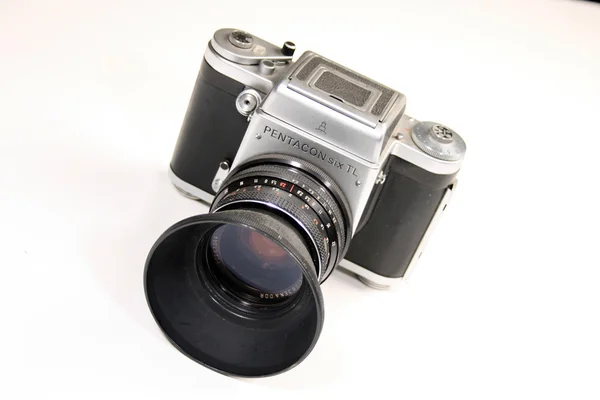Vintage fotoğraf makinesi Pentacon altı — Stok fotoğraf