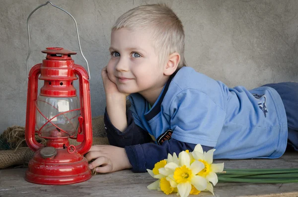 Pequeño niño feliz — Foto de Stock